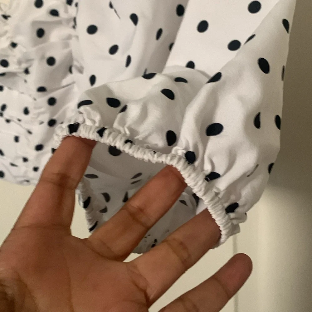 Size M SHEIN Ruched women’s Top sexy summer wear weather blouse polka dots used - Picture 6 of 14